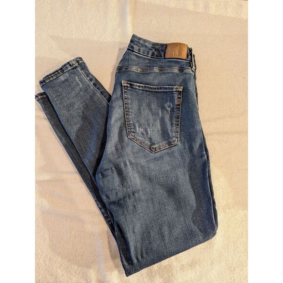Aeropostale distressed high rise jeans  Sz 8 - Picture 6 of 9